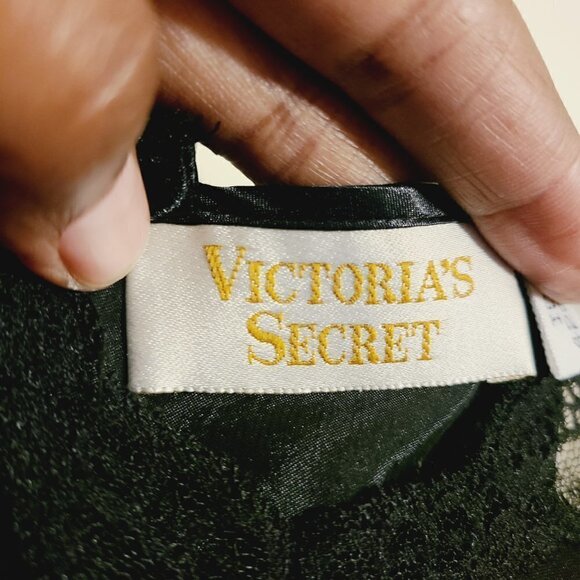 Victoria's Secret Gold | Women's Black Vintage Lace Chemise Top (Size Medium) - Picture 2 of 14